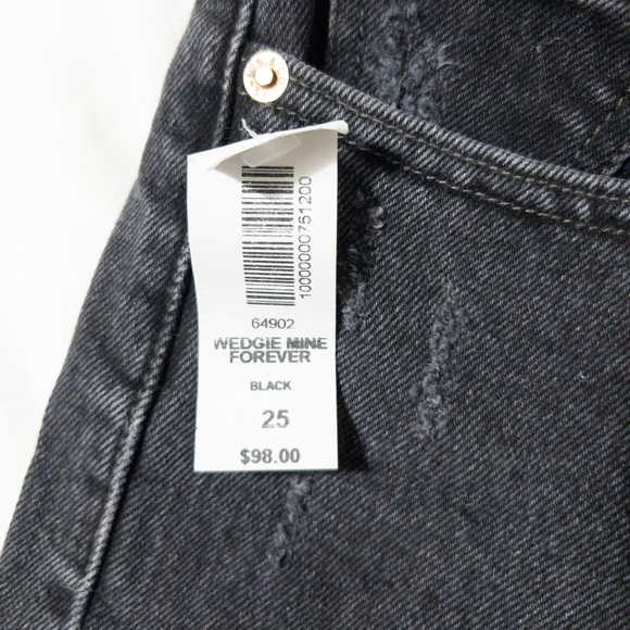 Aritzia x Levi’s wedgie “mine forever” - Picture 4 of 8